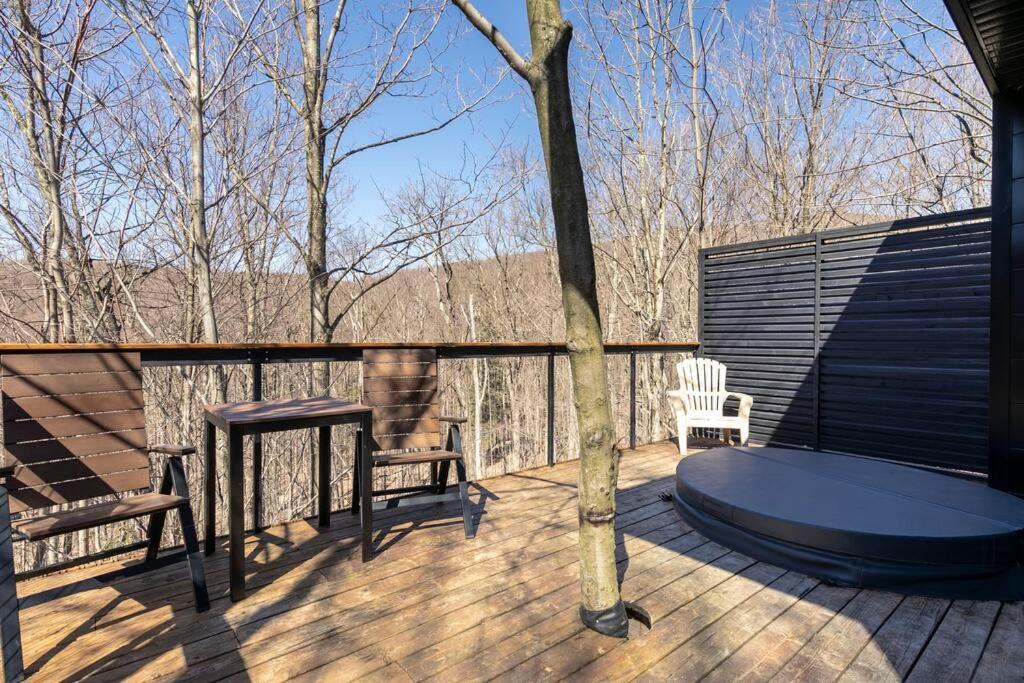 Cabin Sutton 252 - En Harmonie Avec La Nature! Villa Exterior photo